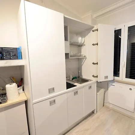 Easy Holidays - Leopardi * Rome