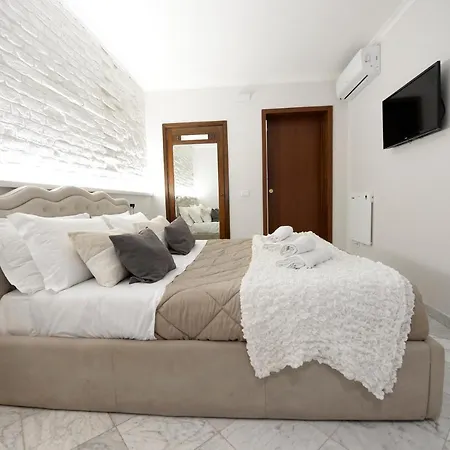 Easy Holidays - Leopardi *